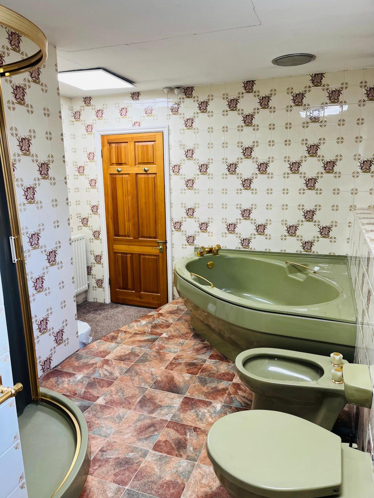 Unwind In Comfort At Cosy Caradus Your 4 Bedroom Home Sweet Home! Бірмінгем Екстер'єр фото
